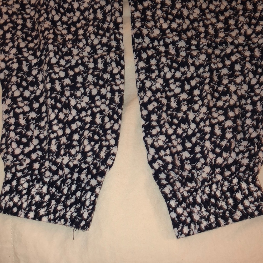 Size - Picture 2 of 2